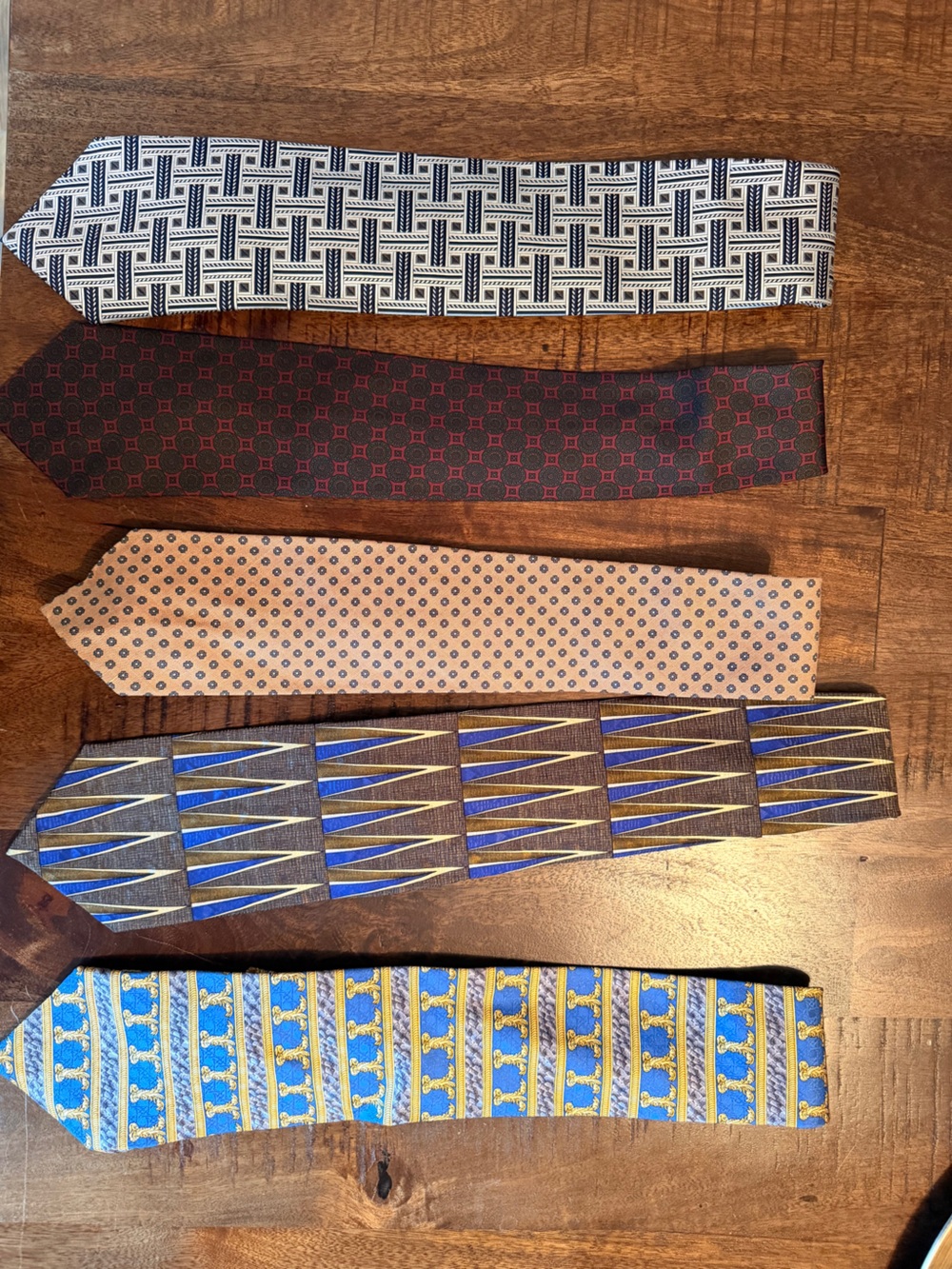 Classic Men's Beige Dot Tie - Unbranded